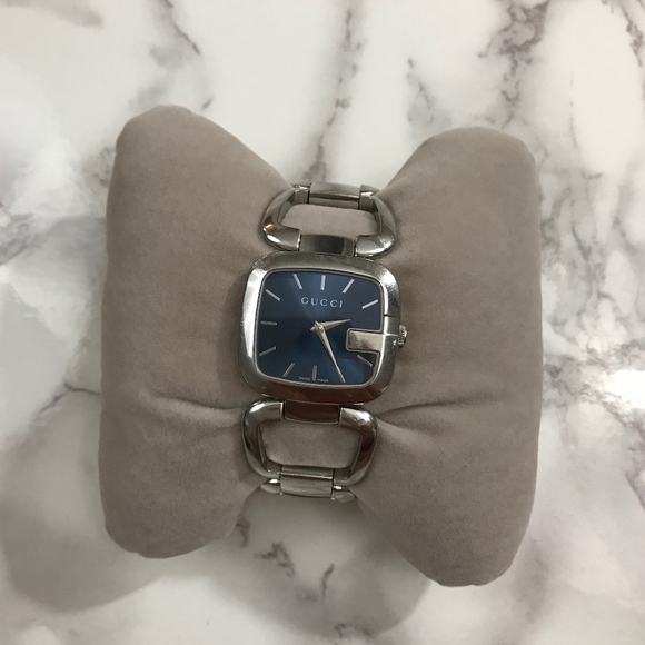 Gucci G Series Ladies Watch - Picture 2 of 6